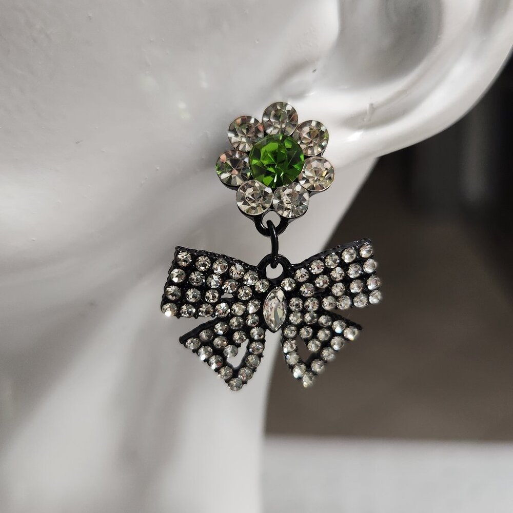 Rhinestone embellished stud earrings, green